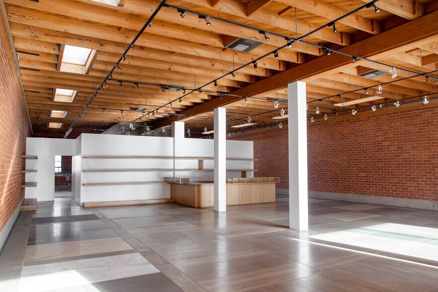 More Photos Of 8483 Melrose Ave, West Hollywood Storefront For Lease