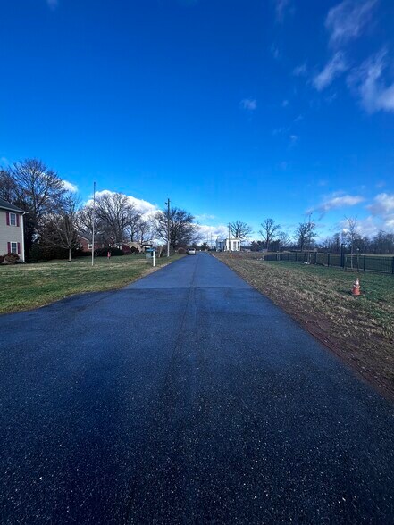 More Photos Of 6008 Fair Oaks Dr, Frederick Flex For Lease