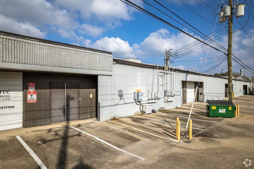 More Photos Of 8285 El Rio St, Houston Light Distribution For Lease