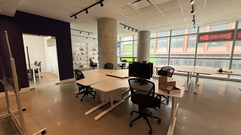 More Photos Of 373-375 King St W, Toronto Apartments For Lease