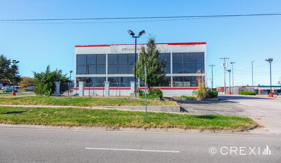 Primary Photo Of 2111 N Woodlawn St, Wichita Fast Food For Sale