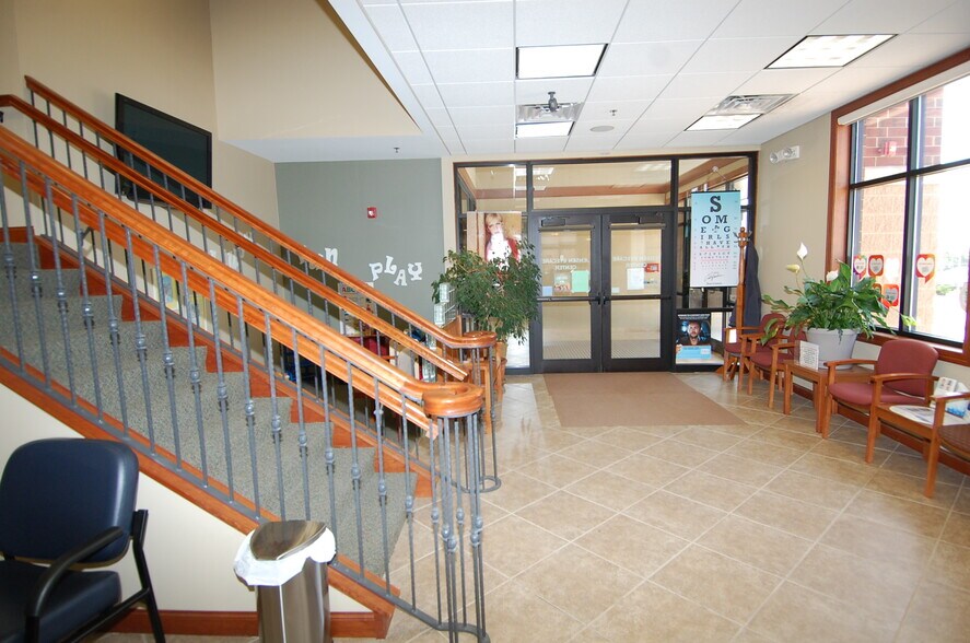More Photos Of 640 Highway 1 W, Iowa City Office For Sale