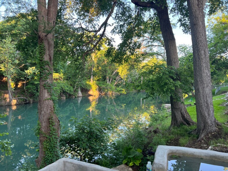 More Photos Of 1684 Rocky Riv, Canyon Lake Specialty For Sale