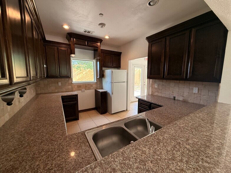 More Photos Of 16160 Porter Ln, Porter Land For Lease