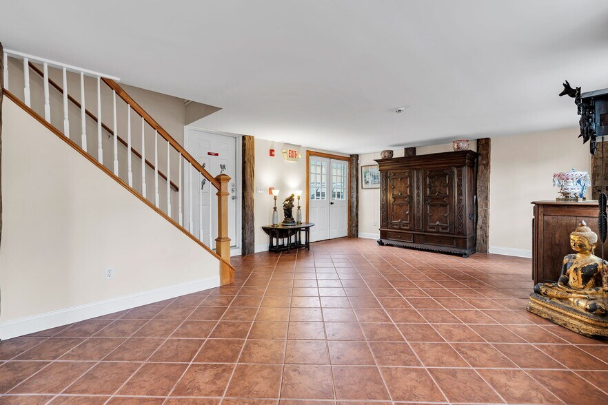 More Photos Of 137 Stockton St, Hightstown Flex For Sale