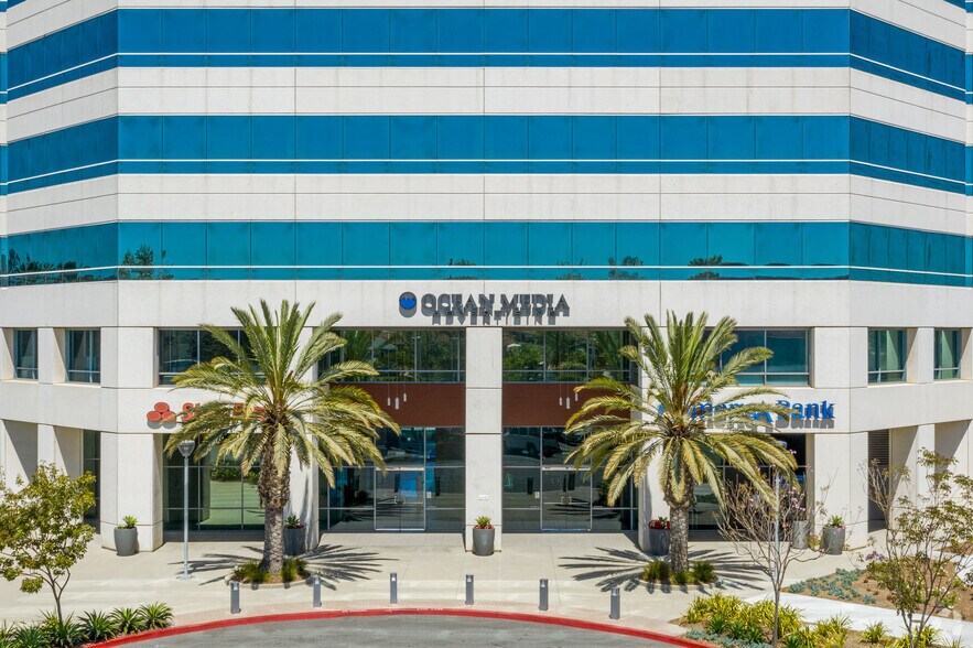 More Photos Of 17011 Beach Blvd, Huntington Beach Office For Lease