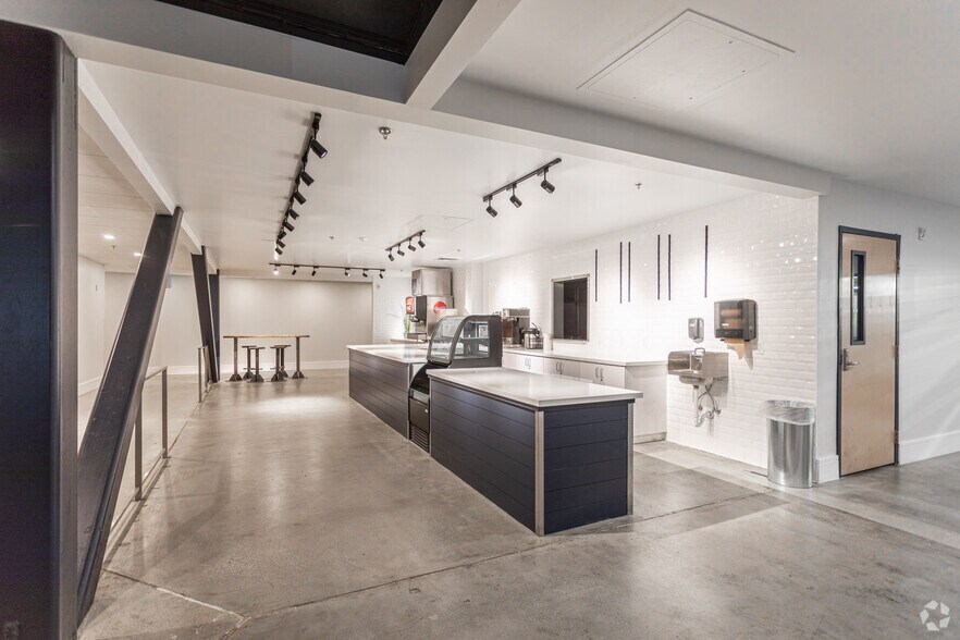 More Photos Of 1712 S East Bay Blvd, Provo Unknown For Lease
