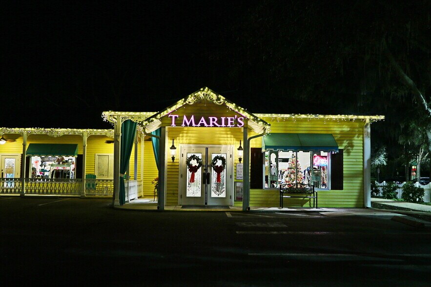 More Photos Of 3407 Lithia Pinecrest Rd, Valrico Storefront Retail Office For Sale