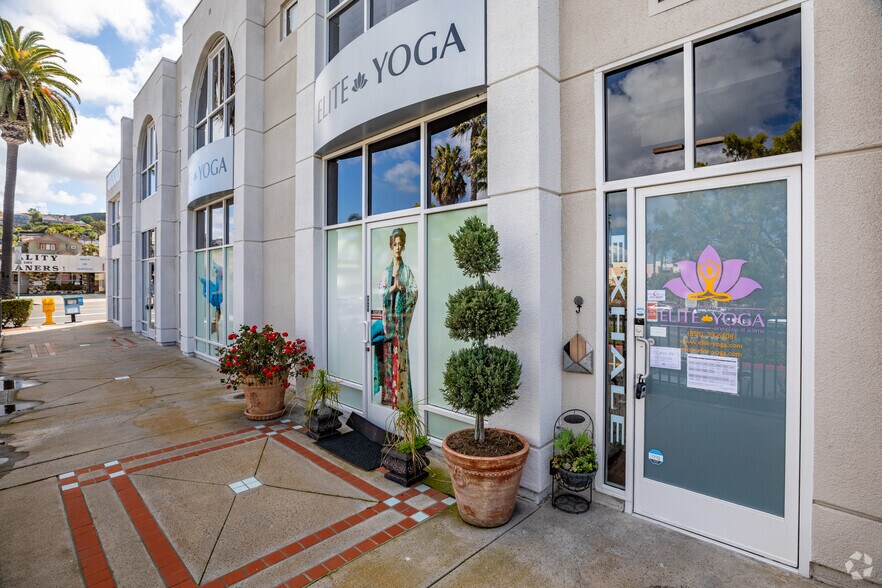 More Photos Of 7514 Girard Ave, La Jolla General Retail For Lease