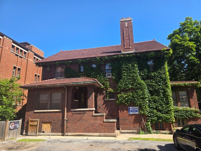 More Photos Of 1244 W Thorndale Ave, Chicago Specialty For Sale