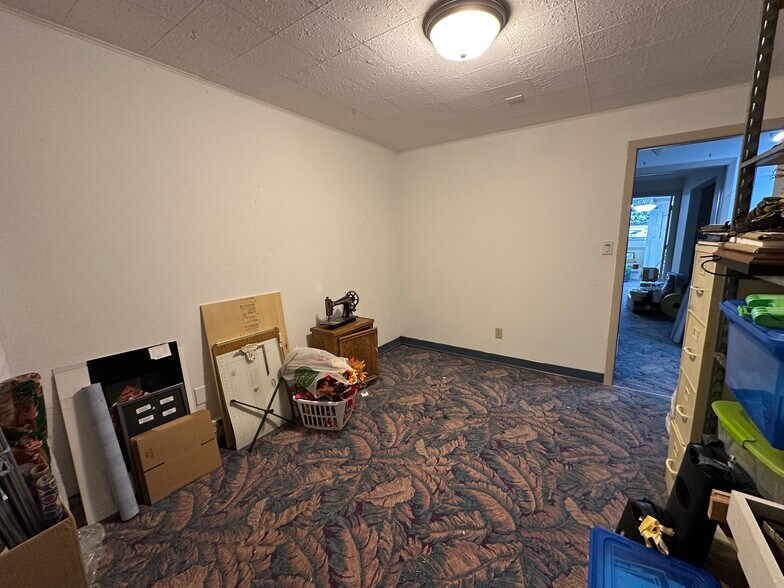 More Photos Of 1550 Dousman St, Green Bay Storefront Retail Office For Sale