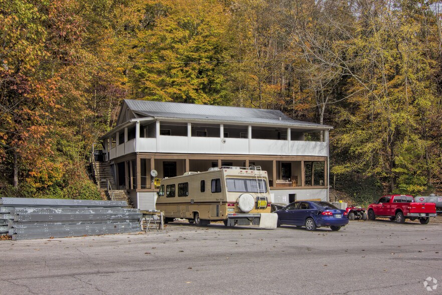 More Photos Of 440 Arlon Webb Rd, Celina Marina For Sale