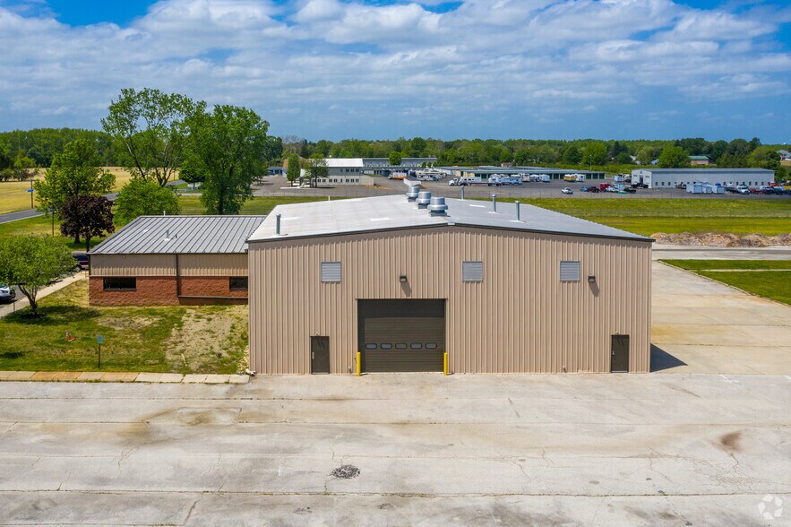 More Photos Of 98 Ark Rd, Lumberton Flex For Lease
