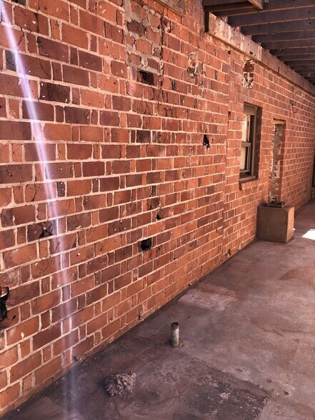 More Photos Of 737 NW 7th Ave, Camas Storefront Retail Office For Lease