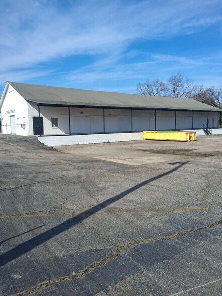 More Photos Of 4453 Broadway, Macon-Bibb Distribution For Lease