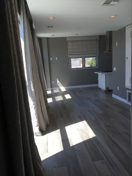 More Photos Of 600 S La Brea Ave, Los Angeles Storefront Retail Residential For Sale