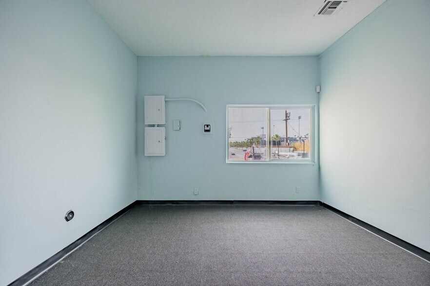 More Photos Of 5338 Vineland Ave, North Hollywood Restaurant For Lease