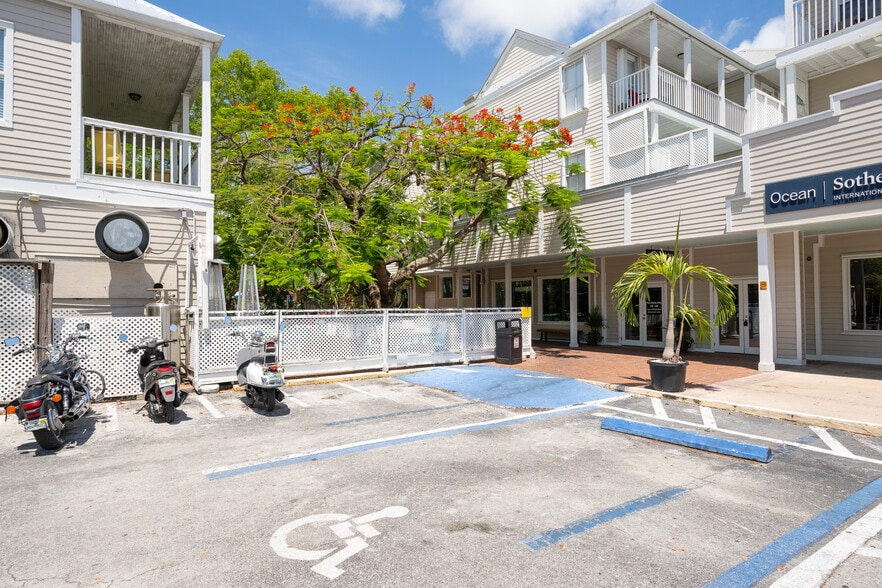 More Photos Of 1075 Duval St, Key West Apartments For Lease