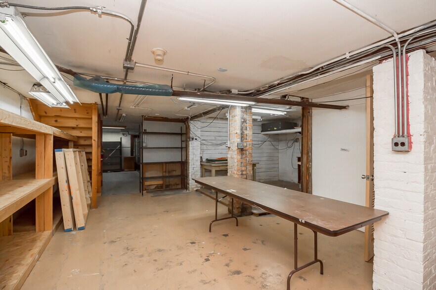 More Photos Of 71 N Williams St, Crystal Lake Storefront Retail Residential For Sale