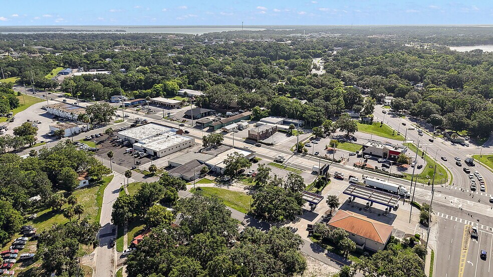 More Photos Of 727 S 14th St, Leesburg Office For Sale