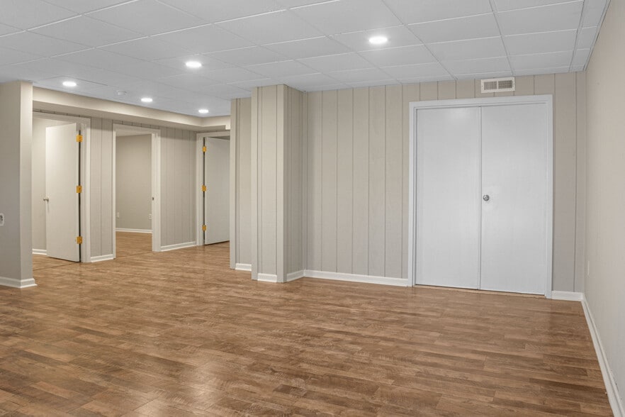More Photos Of 300 E Gold St, Kings Mountain Office For Lease