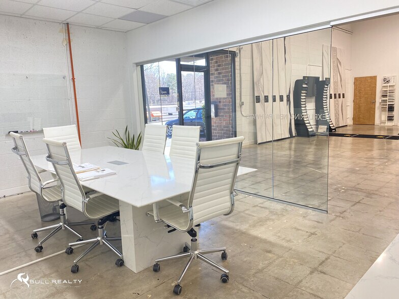 More Photos Of 1426 Chattahoochee Ave NW, Atlanta Warehouse For Lease