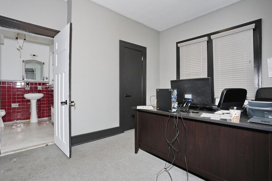 More Photos Of 22 S Madison Ave, Spring Valley Office For Sale
