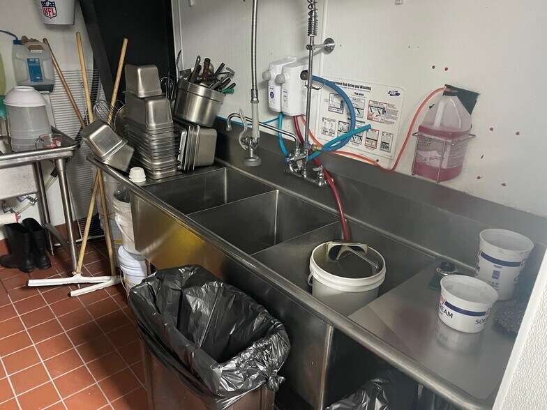 More Photos Of 313 FM 1103, Cibolo Freestanding For Lease