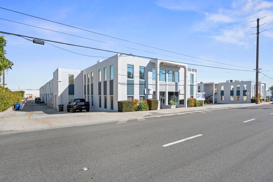 Primary Photo Of 1703-1729 E 28th St, Signal Hill Flex For Lease