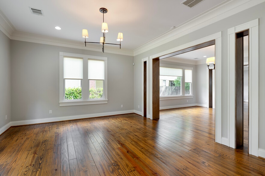 More Photos Of 1226 Heights Blvd, Houston Office For Sale