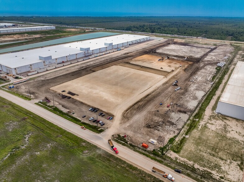 More Photos Of 6500 Nita Way, Baytown Distribution For Sale