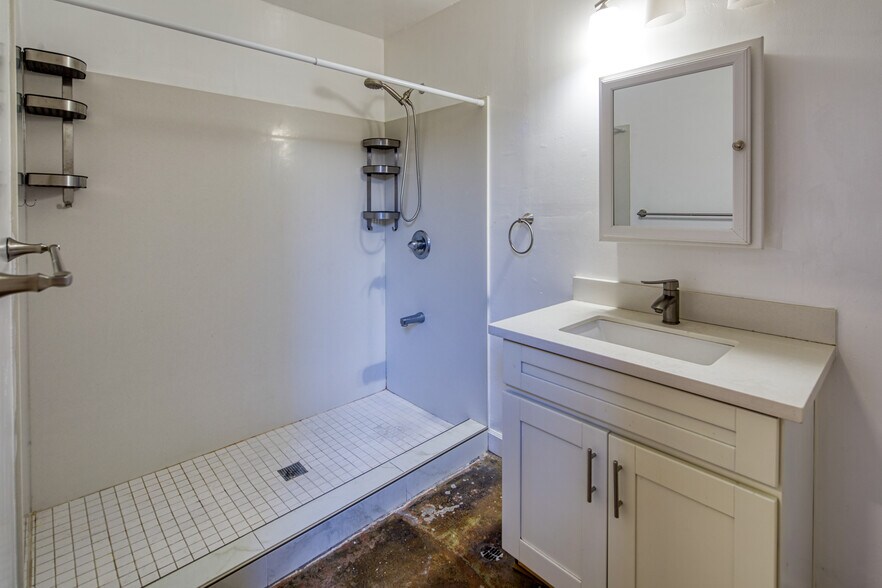 More Photos Of 1148 E 18th St, Oakland Apartments For Sale