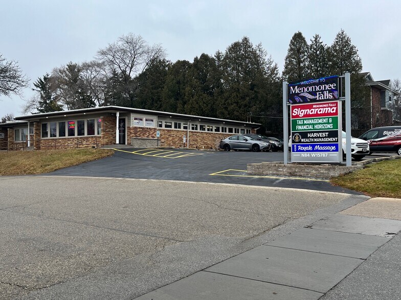Primary Photo Of N84W15787 Menomonee Ave, Menomonee Falls Office For Lease