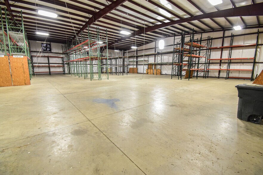 More Photos Of 1209 James I Harrison Jr Pky E, Tuscaloosa Warehouse For Sale