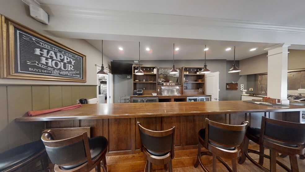 More Photos Of 109 Black Rock Tpke, Redding Restaurant For Lease
