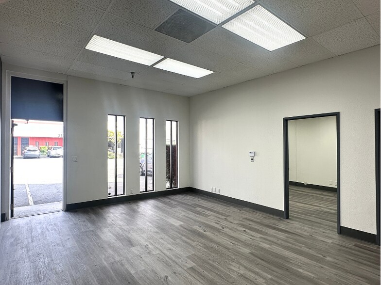 More Photos Of 241-317 E Redondo Beach Blvd, Gardena Unknown For Lease