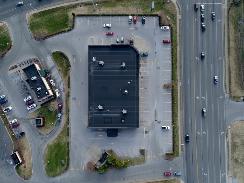 More Photos Of 2380 Nashville Rd, Bowling Green Storefront For Lease