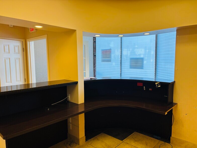 More Photos Of 673 Glen Cove Ave, Glen Head Storefront For Lease