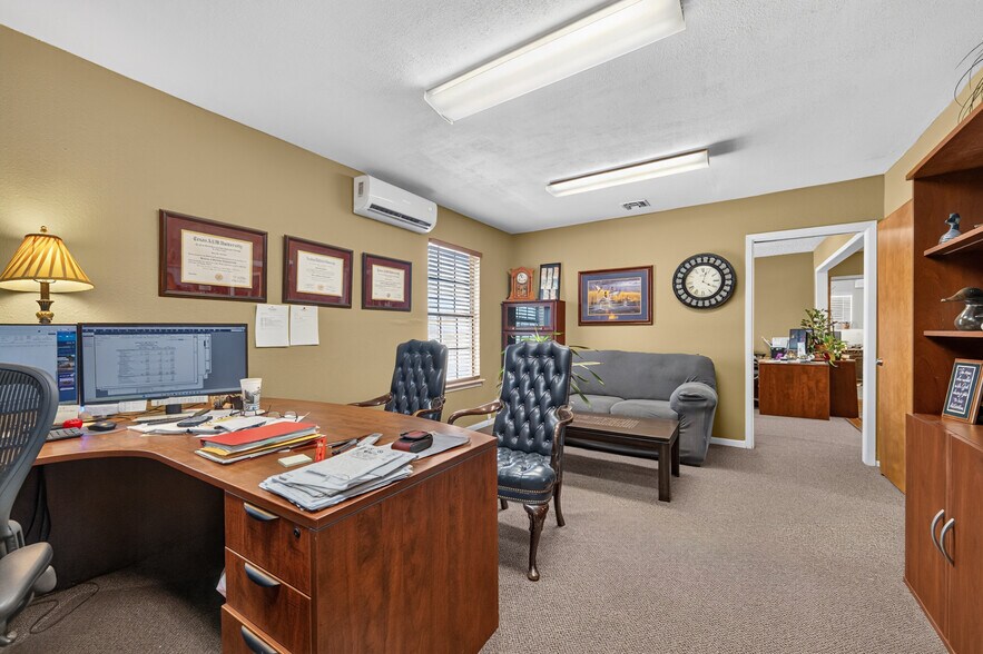 More Photos Of 1003 Beckett Dr, San Antonio Office For Sale