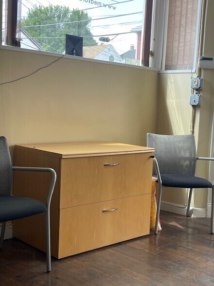 More Photos Of 121-123 Winthrop St, Medford Office For Sale