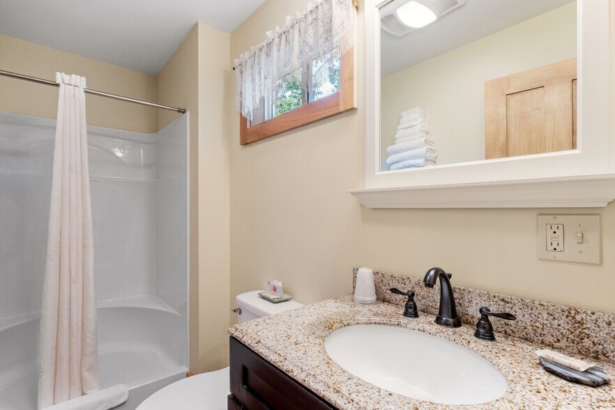 More Photos Of 291 Endicott St N, Laconia Hotel For Sale