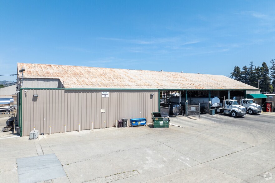 More Photos Of 9957 Medford Ave, Oakland Warehouse For Lease