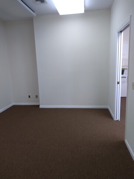 More Photos Of 3675 20th St, Vero Beach Office For Lease