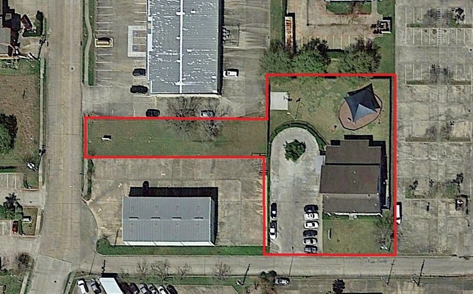 More Photos Of 1563 Live Oak St, Webster Office For Sale