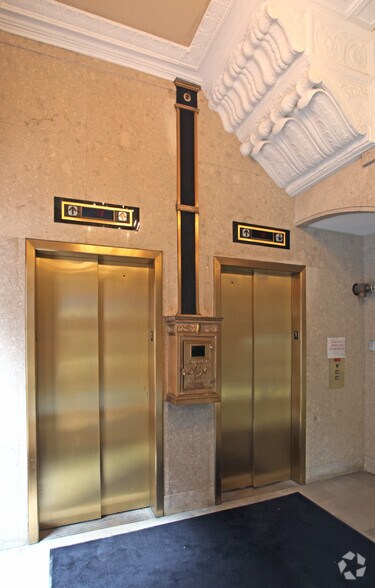 More Photos Of 109 Capitol St, Charleston Office Residential For Lease