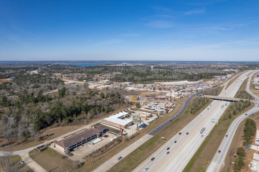 More Photos Of 12323 Interstate 45 N, Willis Hotel For Sale