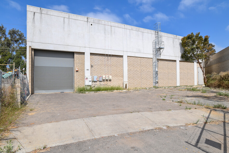 Primary Photo Of 1801 Sunkist Cir, Oxnard Warehouse For Sale