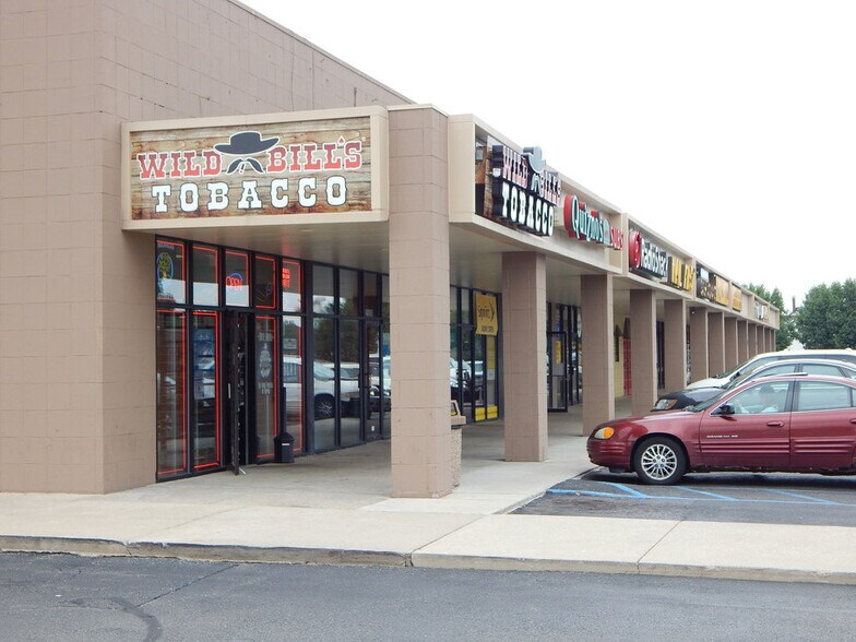 More Photos Of 25005-25029 Van Dyke Ave, Center Line Freestanding For Lease
