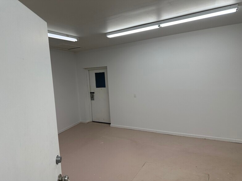More Photos Of 200 Main St, Greenport Storefront Retail Residential For Sale