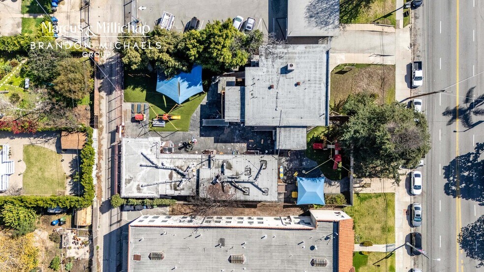 More Photos Of 2255 W Adams Blvd, Los Angeles Schools For Sale